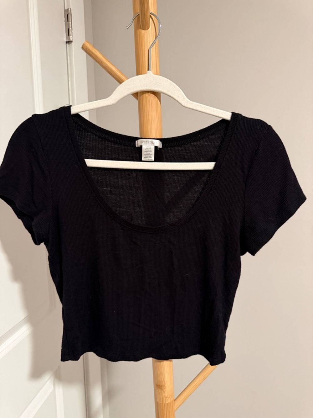 Bozzolo Black Scoop Neck Ribbed Crop Top